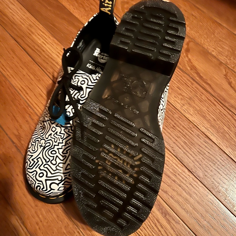 NEW Sold out Keith Herring x Doc Dr. Martens Oxfords Womens size 8 Mens size 7